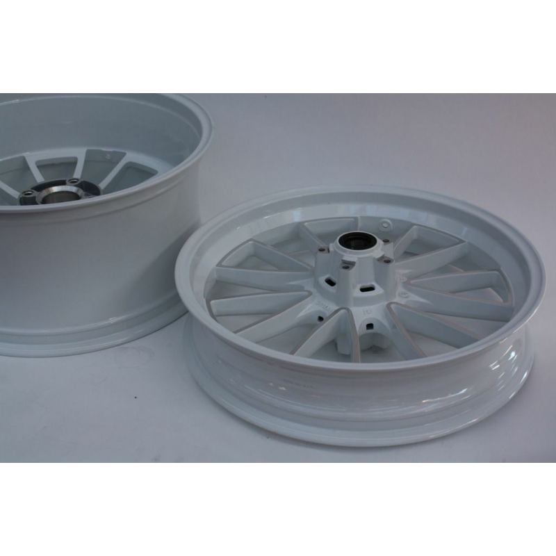 Pair of White Wheel Rims for Diavel - 50121452AB/50211422AB
