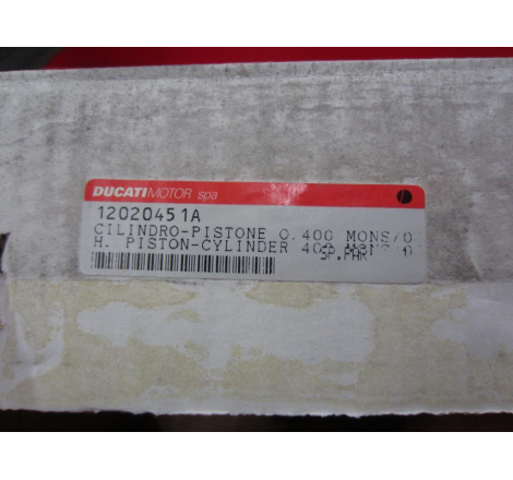 Horizontal Cylinder With Piston For Monster - 12020451A