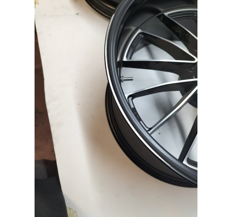 Coppia Cerchi Ruote Colore Nero Per Diavel Outlet - 50122081AA/50211422AA