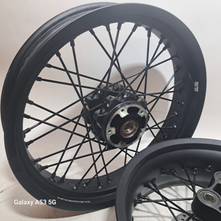 Coppia cerchi a raggi Scrambler 1100 tribute pro. Anteriore da 18" e posteriore da 17" 50122501AB 50222251AB